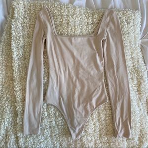 Aritzia contour long sleeve bodysuit